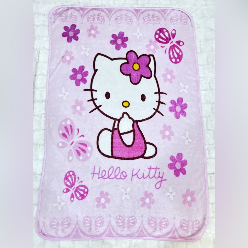 Hello Kitty Pink Lightweight Fleece Throw Blanket Crib Blanket Bedding 34.5”x52”